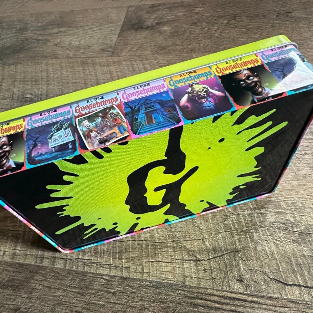 Collectors Scholastic Goosebumps Book Set with metal tin